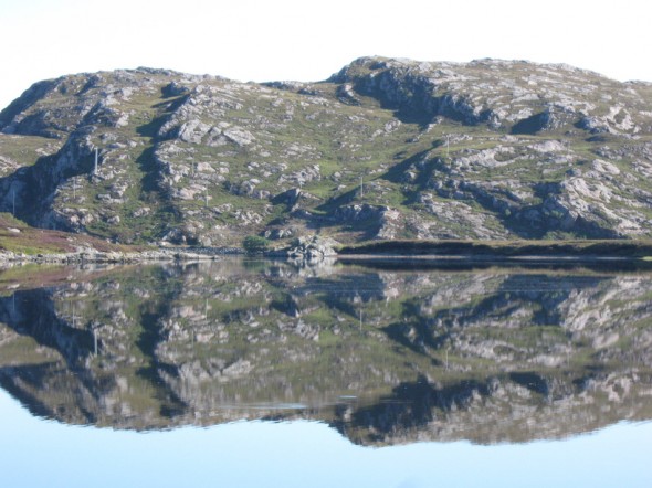 Mirrored gneiss rock