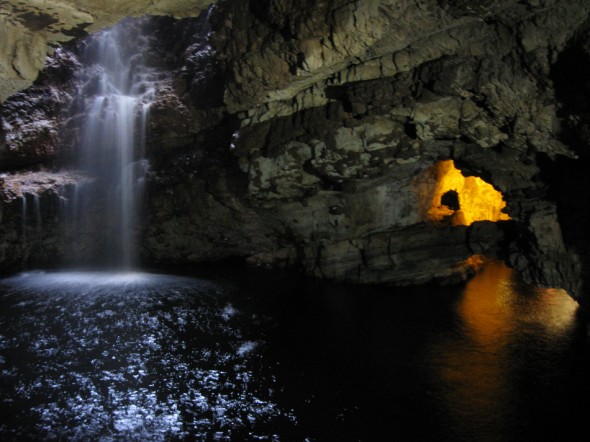 Allt Smoo in Smoo Cave