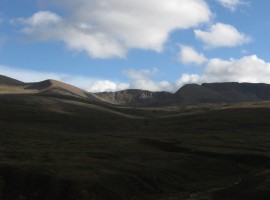 The crags of Stob Coire an t-Snaechda between the Fiacaills