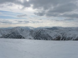 Looking south-west, with good visibility as far as Langdale