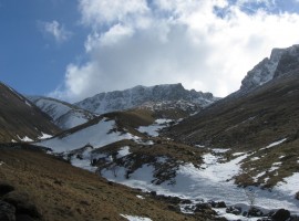 Looking up towards Scafell Pike over Brown Tongue
