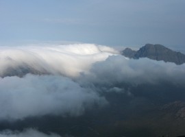 Wave-like cloud by Bla Bheinn